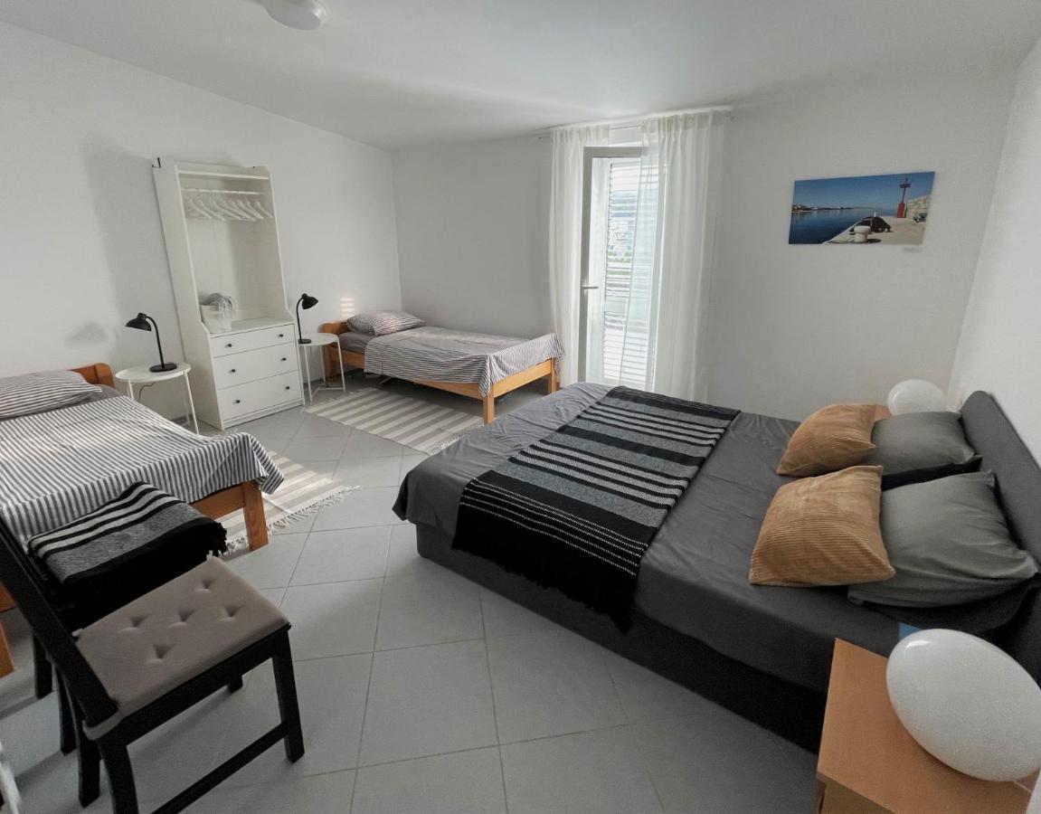 Apartment Vucic Ražanac Exteriör bild